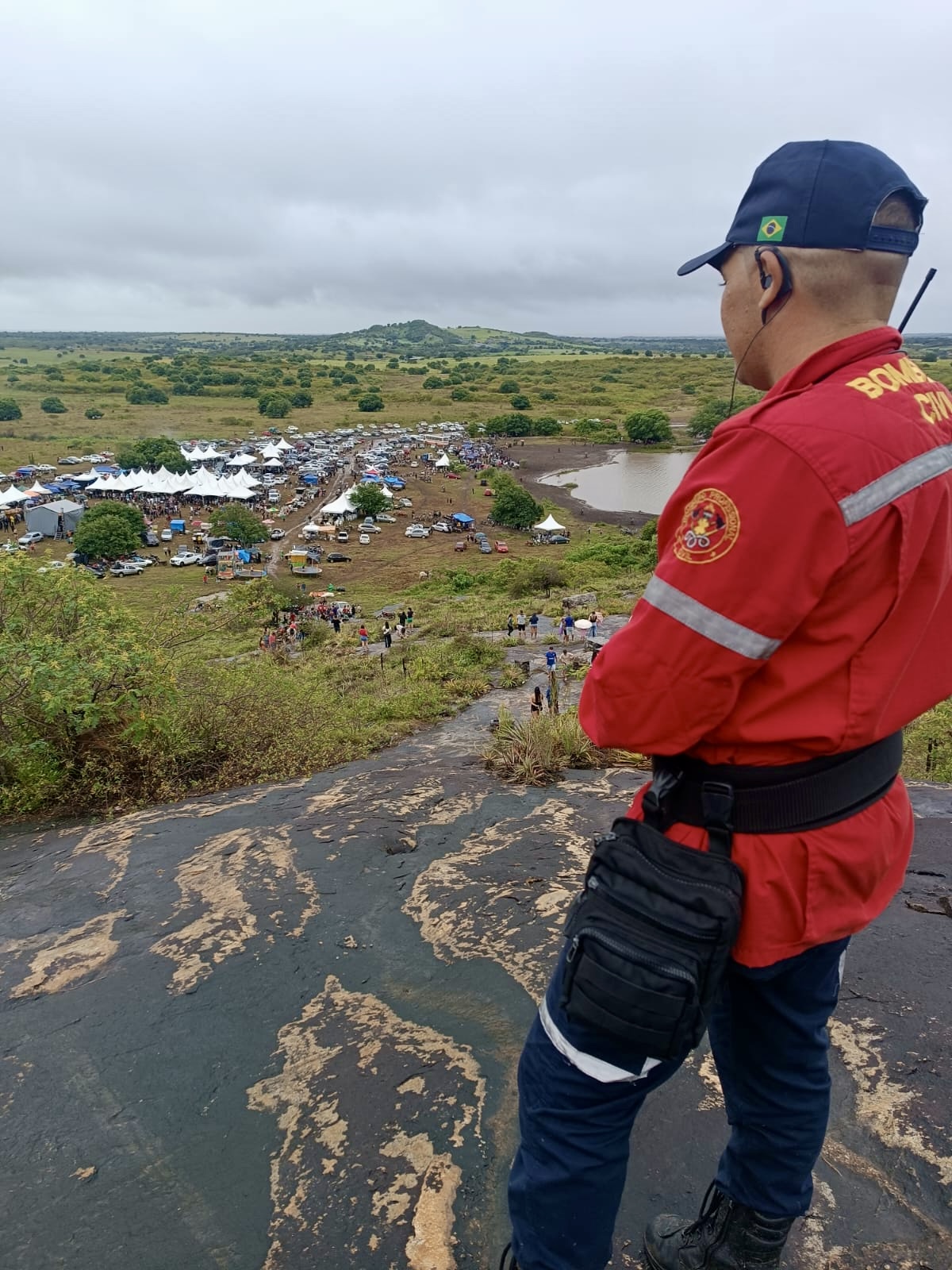 Proteção e Tradicionalidade: Bombeiros Civis na Festa da Pedra — Fé, Resgate e Cuidado